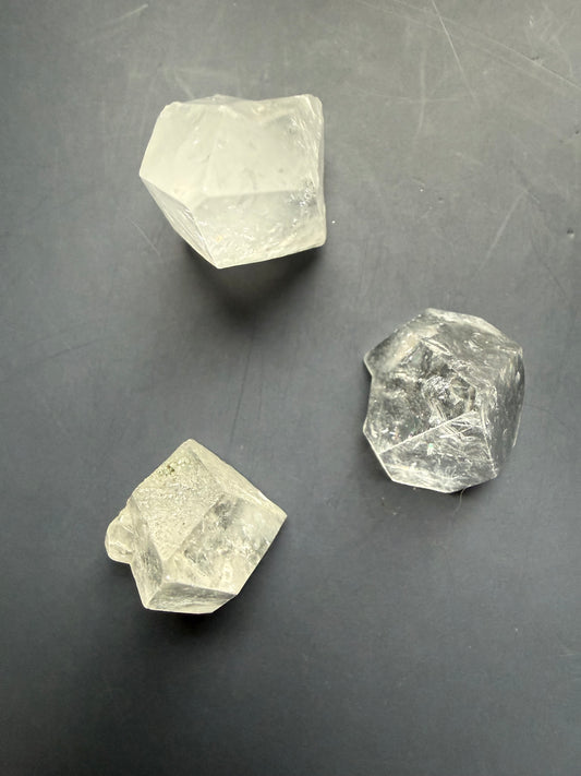 Apophyllite Mini Pyramid 7-11g