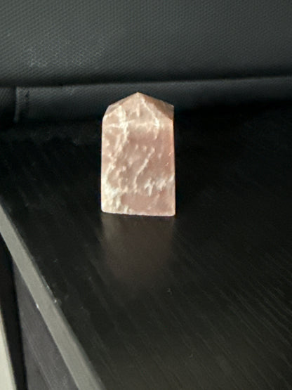 Mini Peach Moonstone Tower 19g