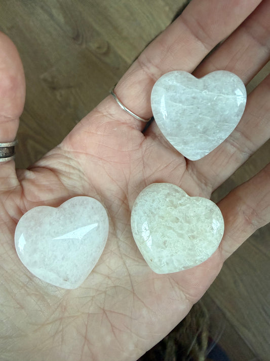 Small Crystal Hearts 9-14g