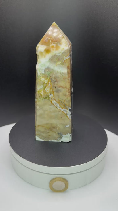 Quartz Agate Tower - Medium (577g)