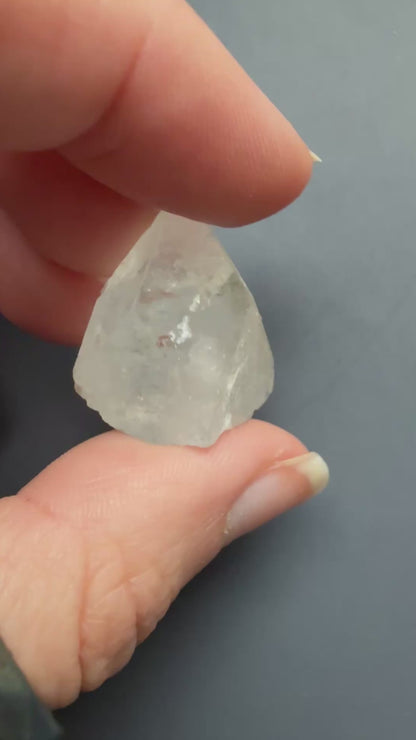 Apophyllite Mini Pyramid 7-11g
