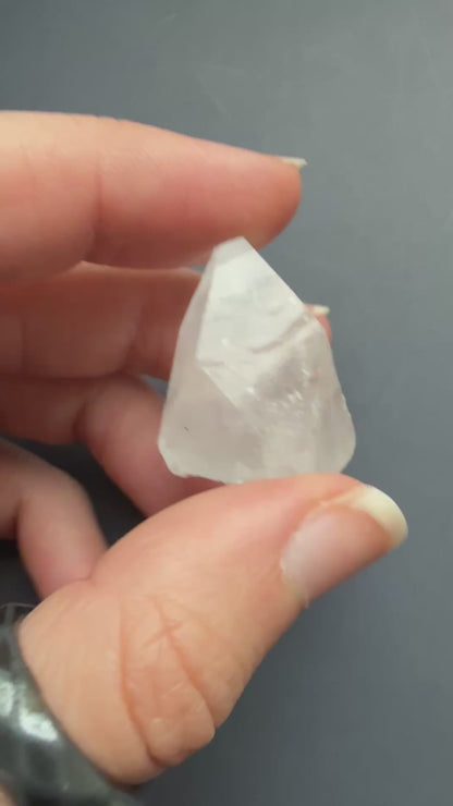 Apophyllite Mini Pyramid 7-11g